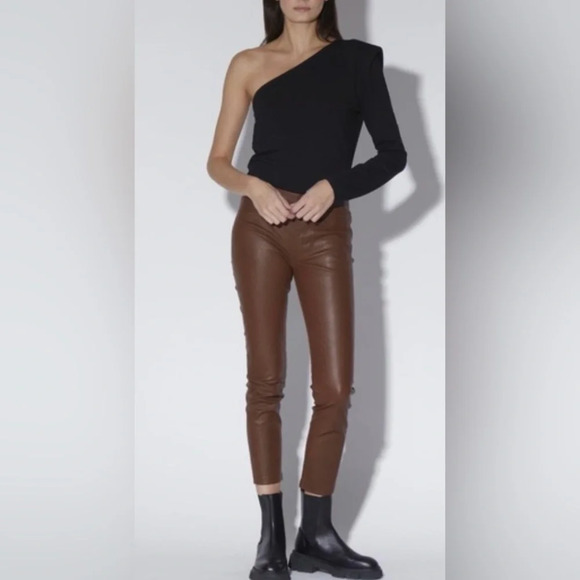 WALTER BAKER BLACK ONE-SHOULDER TOP - Picture 5 of 8